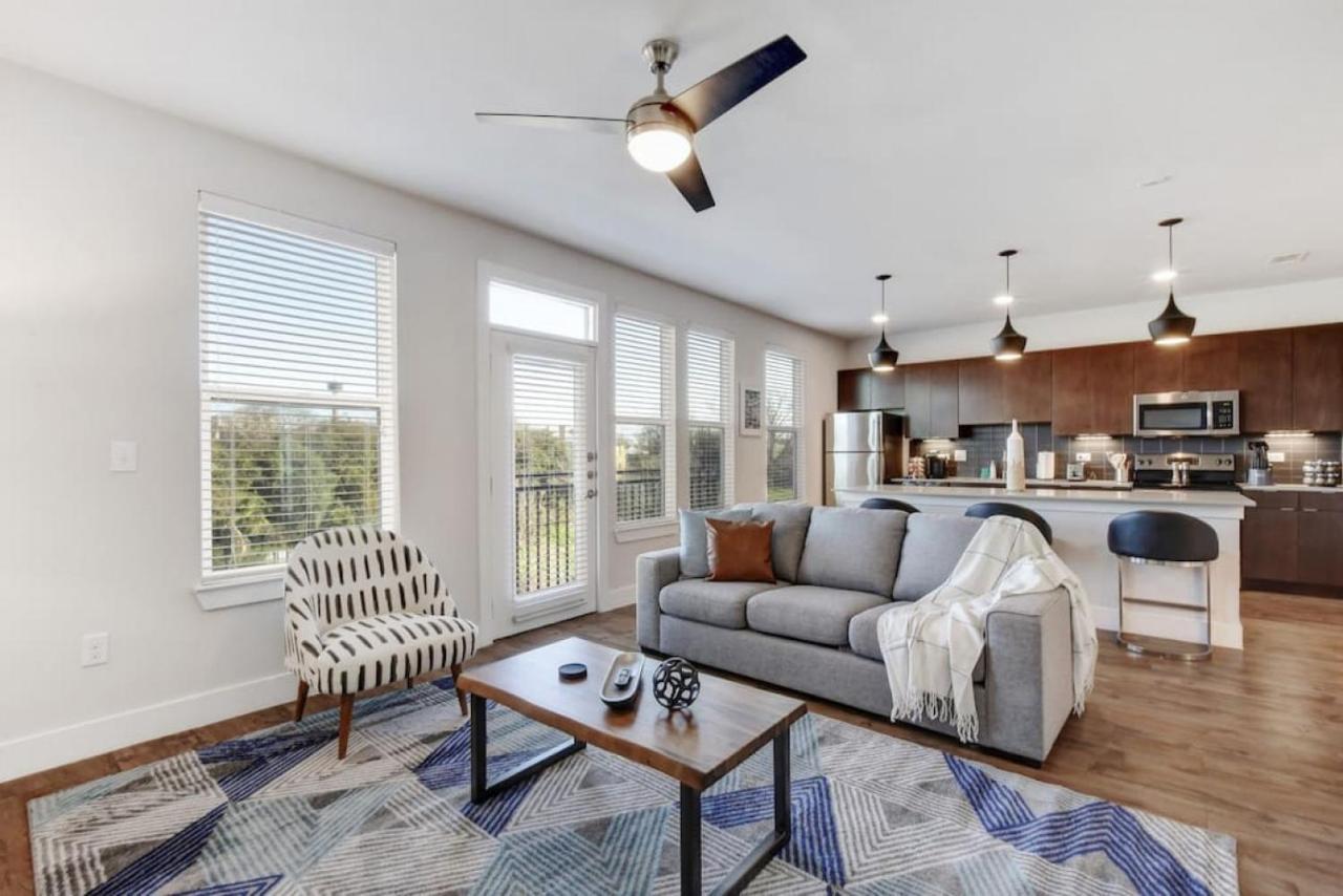 Enjoy Staycation L Downtown L Riverwalk Apartment *