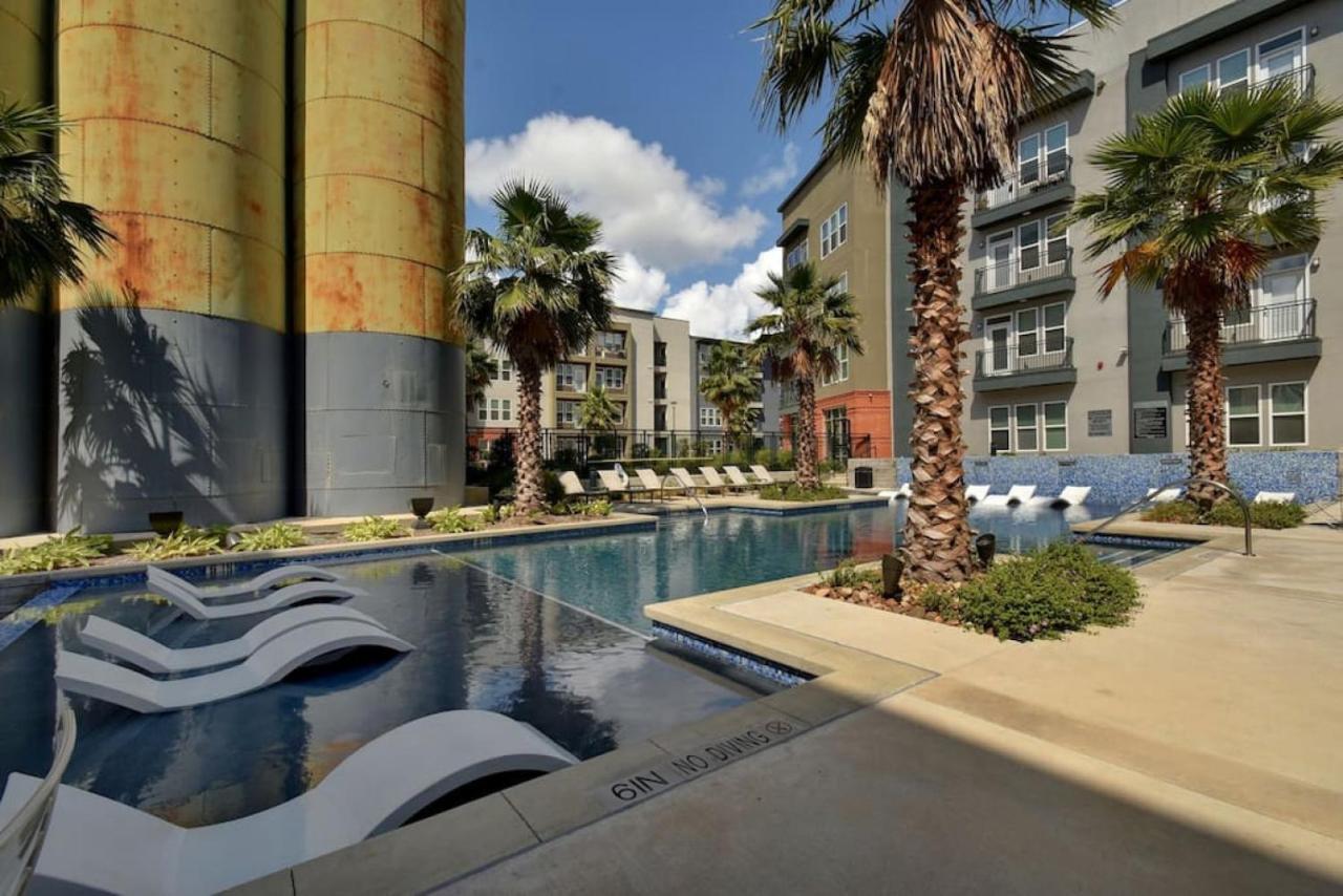 Apartment Enjoy Staycation L Downtown L Riverwalk
